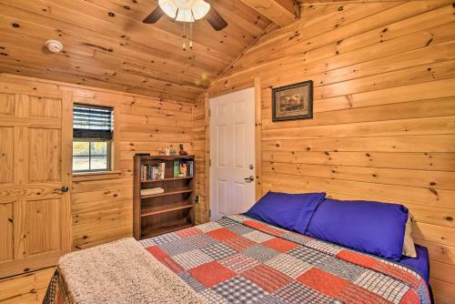 Rural Cabin Hideaway With Fire Pit And Mtn Views!