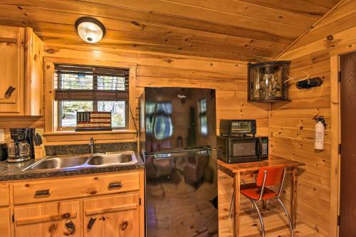 Rural Cabin Hideaway With Fire Pit And Mtn Views!