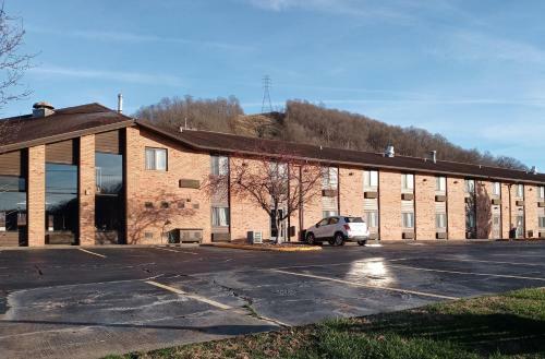 Hotel New Martinsville Inn