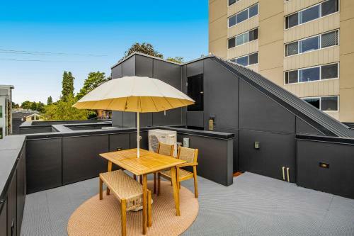 Capitol Hill Rooftop R & R