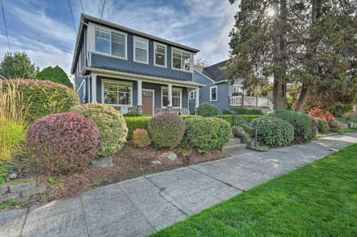 Sunny Seattle Home With Deck About 6 Mi To Downtown