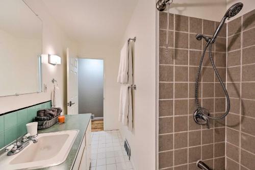 Pet-friendly Seattle Home - 10 Mi To Downtown