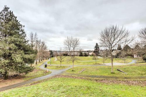 Eclectic Seattle Townhome Less Than 3 Mi To Downtown!