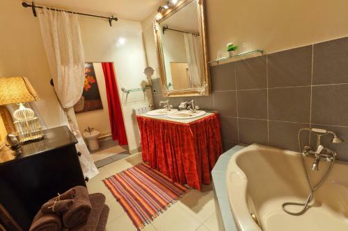 Hostal A L'ombre Du Ch�teau