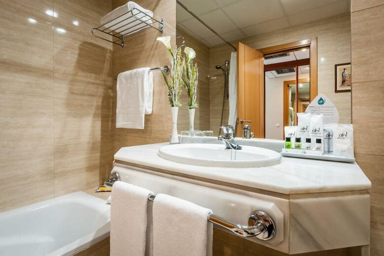 Avenida Hotel Almer�a