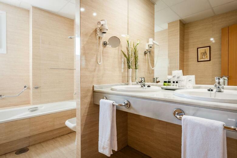 Avenida Hotel Almer�a