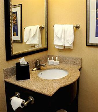 Hotel Courtyard By Marriott Gulfport Beachfront