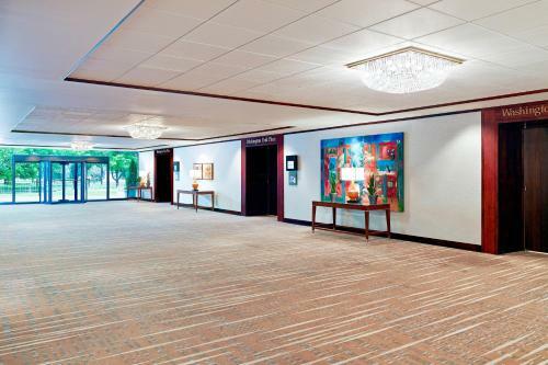 The Westin Crown Center Hotel