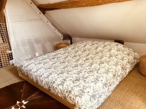 G�te Neauphe-sur-dive, 3 Pi�ces, 5 Personnes - Fr-1-497-82