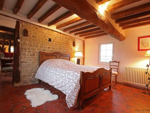 G�te Neauphe-sur-dive, 3 Pi�ces, 5 Personnes - Fr-1-497-82