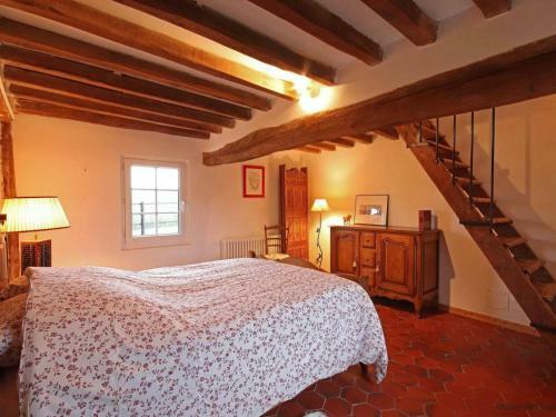 G�te Neauphe-sur-dive, 3 Pi�ces, 5 Personnes - Fr-1-497-82