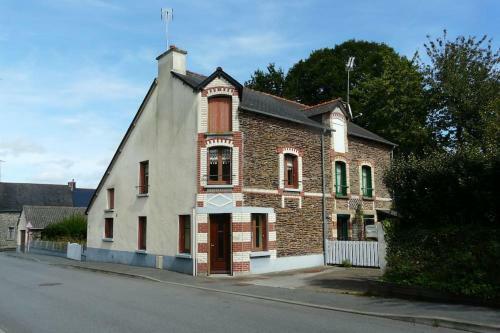 G�te Des 4 Saisons En Broc�liande