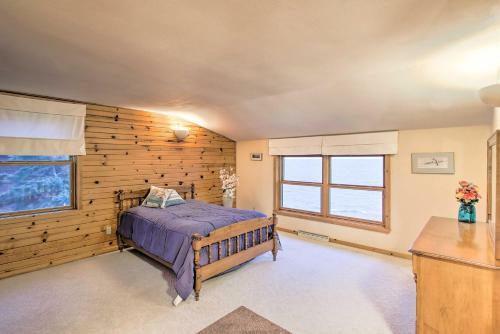 Waterfront Lake Winnebago Cottage - Boat Dock