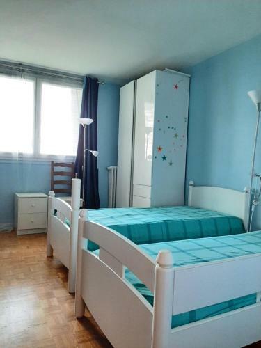 2 Bedrooms Apartment With Parking Paris Neuilly