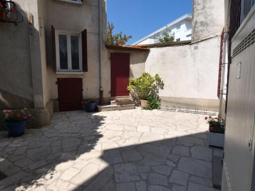 Apartamento Studio Calme, Proche Tous Commerces