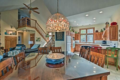 Sturgeon Bay Hideaway With Direct Water Access!