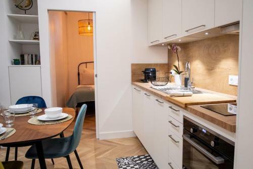Apartamento Charmant 2 Chambres, Hyper-centre Avec Joli Patio