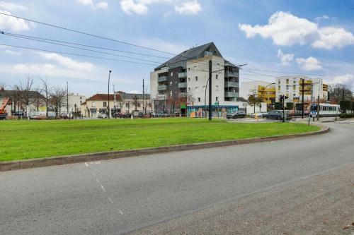 Apartamento *croix Bonneau* 2p -parking-tram - Proche Centre Ville