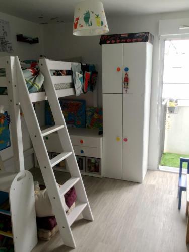 Maison Agr�able Avec Jardin, Parking Et Transports � Proximit�