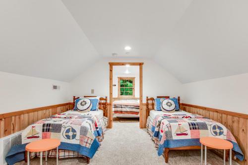 Cranberry Cove Lodge