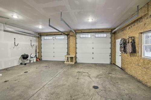 Inviting Anglers Abode With Grill And Rv Hookups