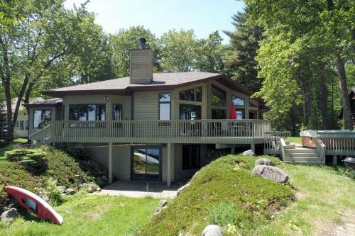 Cheif Lake Lodge Home