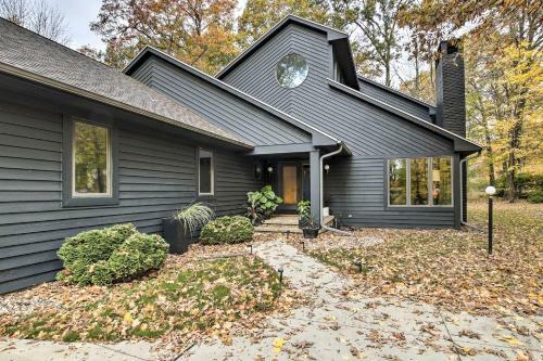 Spacious Modern Home Less Than 6 Mi To Lambeau Field!