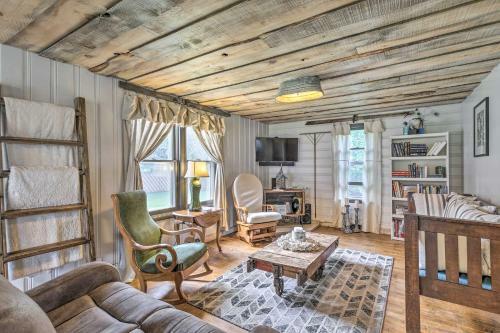 Eclectic Ladysmith Hideaway Hike And Hunt!