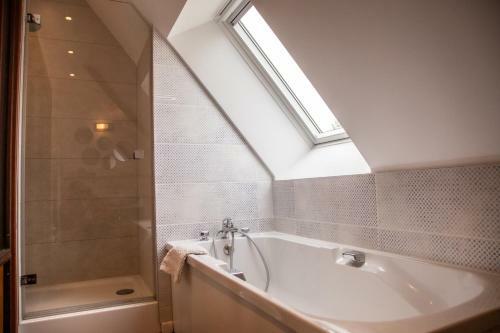 Bed & Breakfast La Tour De Nielles