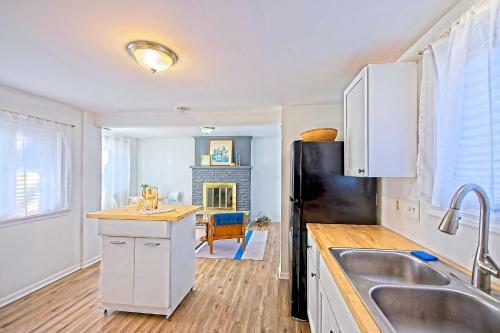 Blocks From Downtown Lake Geneva- Sleeps 7