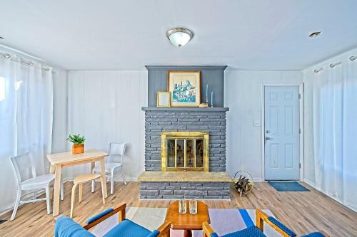 Blocks From Downtown Lake Geneva- Sleeps 7