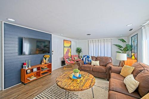 Blocks From Downtown Lake Geneva- Sleeps 7