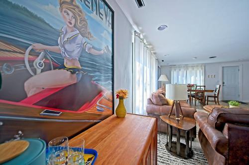 Blocks From Downtown Lake Geneva- Sleeps 7