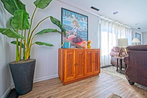 Blocks From Downtown Lake Geneva- Sleeps 7