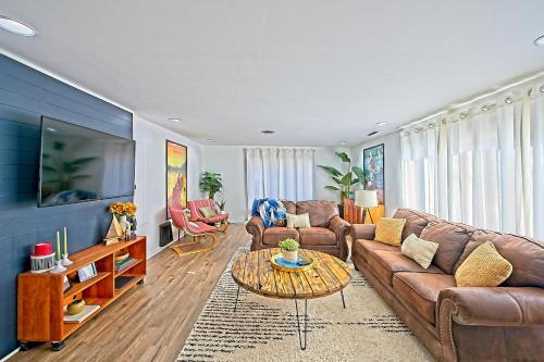 Blocks From Downtown Lake Geneva- Sleeps 7