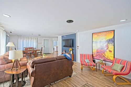 Blocks From Downtown Lake Geneva- Sleeps 7