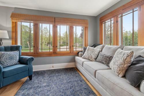 Gorgeous Downtown Bungalow, Walk Everywhere!!!