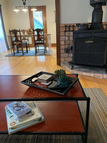 The Penokee Post - Fireplace, Sauna, Welcoming