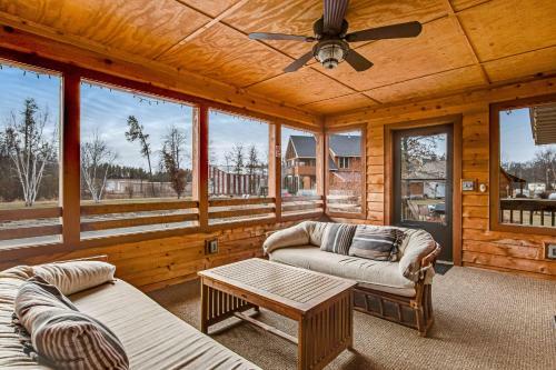 Luxe Lodge & Cabins