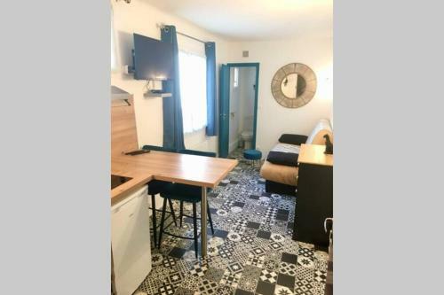 Apartamento Le Studio Du Donjon Au Bord De La S�vre...