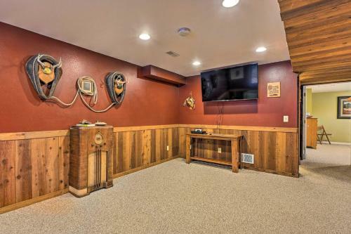 Pet-friendly Oxford Getaway With Yard And Grill!