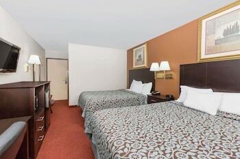 Hotel Days Inn & Suites Des Moines Airport
