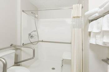 Hotel Days Inn & Suites Des Moines Airport