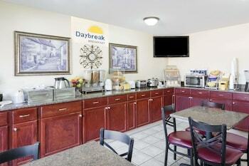 Hotel Days Inn & Suites Des Moines Airport