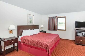 Hotel Days Inn & Suites Des Moines Airport