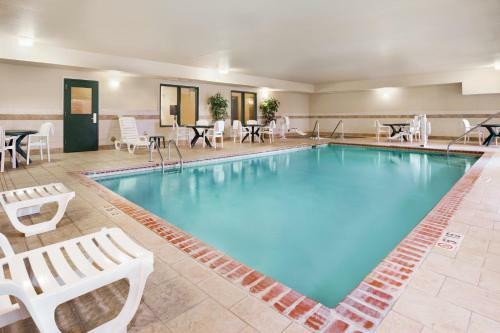 Hotel Country Inn & Suites Northwood