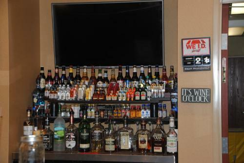 Cobblestone Hotel & Suites - Charlestown
