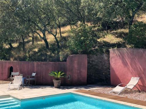 Jolie Annexe Du Mas Dans Le C?ur de La Garrigue N�moise