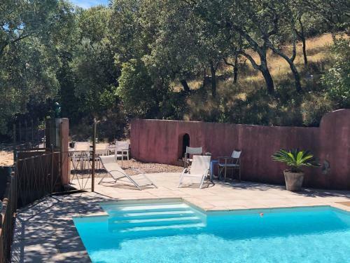 Jolie Annexe Du Mas Dans Le C?ur de La Garrigue N�moise