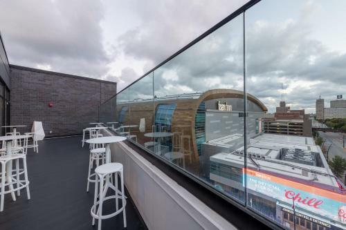 Apartamento Flexhome Skywalk To Fiserv U1 Rooftopgymparking